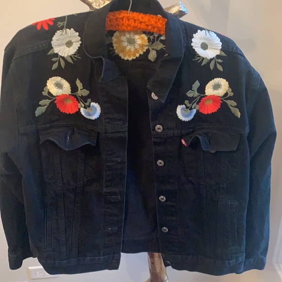 LEVIS EMBROIDERY DENIM JEAN JACKET - Picture 6 of 9